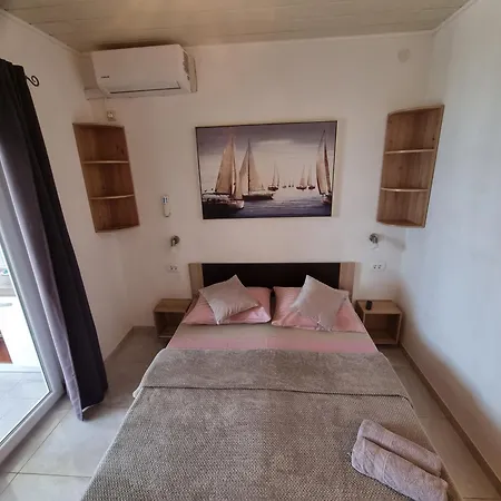 Apartmanhotel Ana 3*
