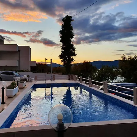 Ana Apartahotel Slatine