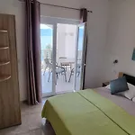 Ana 3*