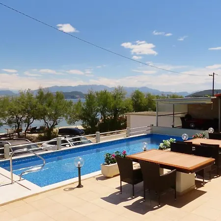 Aparthotel Ana Slatine