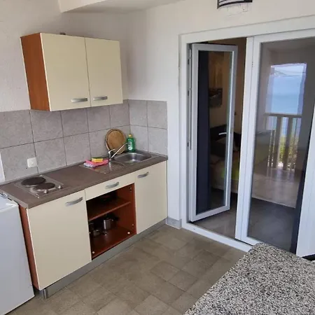 Ana شقة فندقية سلاتين